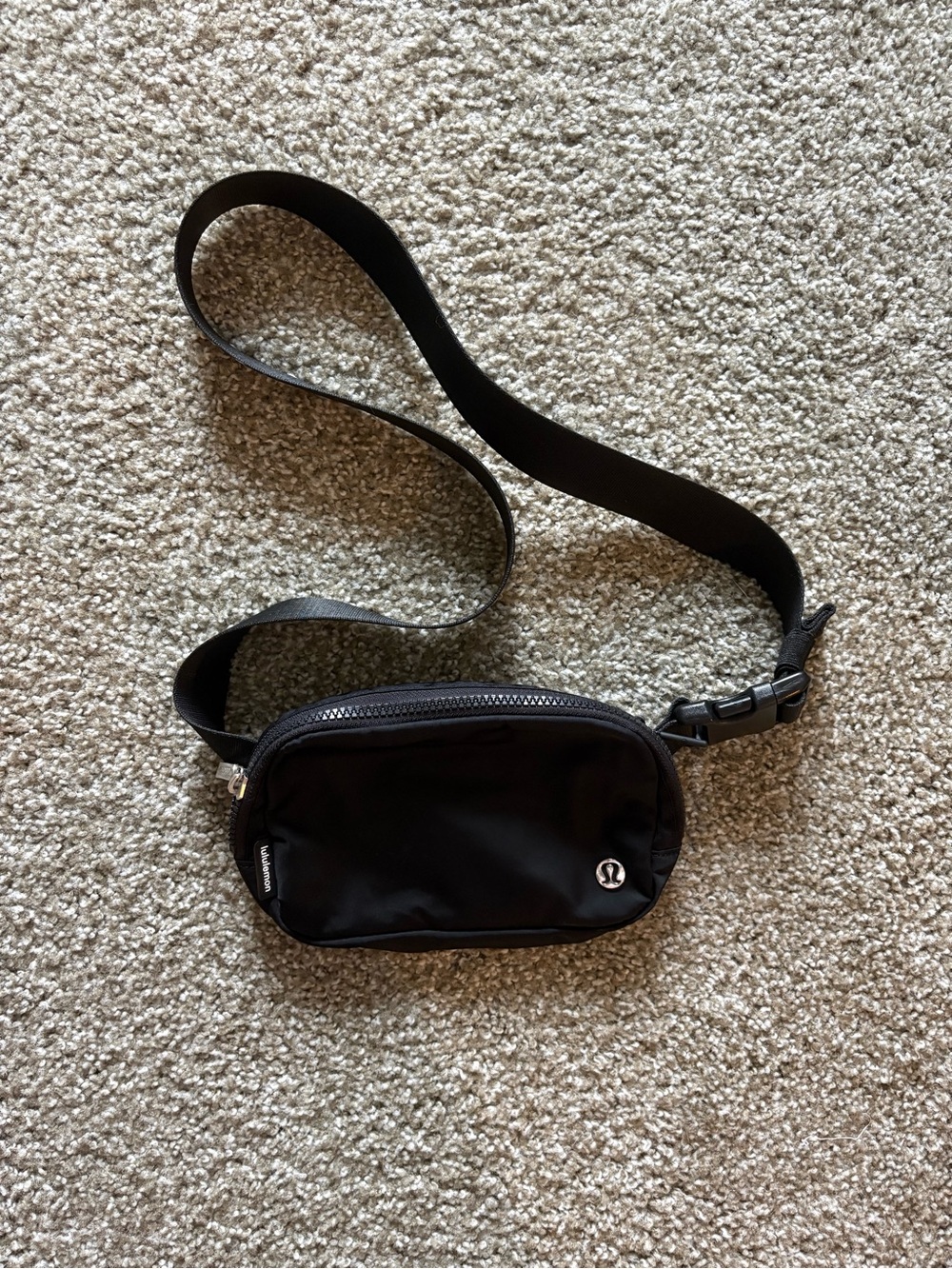 lululemon athletica Black Men's Compact Belt Bag